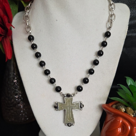 Jewelry - Elegant Black Beaded Cross Necklace